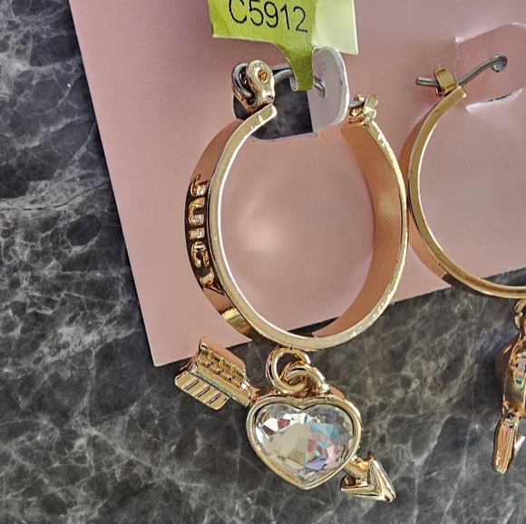 Juicy Couture Engrave Juicy On Hoop With Hanging Cupid Arrow Bling heart - Picture 2 of 4